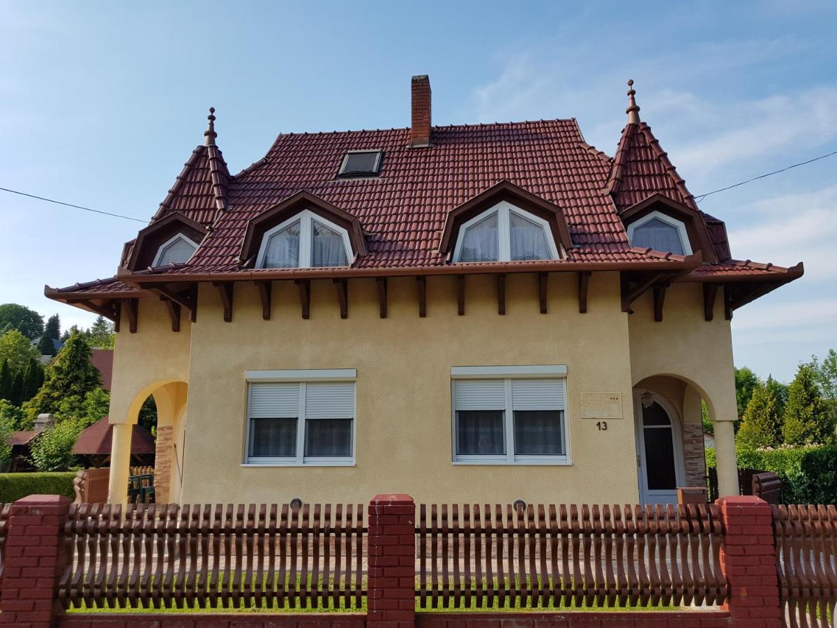 Appartement Henrietta Apartmanhaz à Zalakaros Extérieur photo
