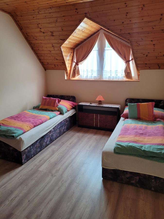 Appartement Henrietta Apartmanhaz à Zalakaros Extérieur photo